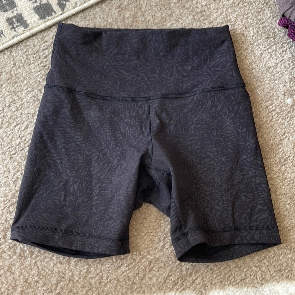 Lululemon wunder train shorts